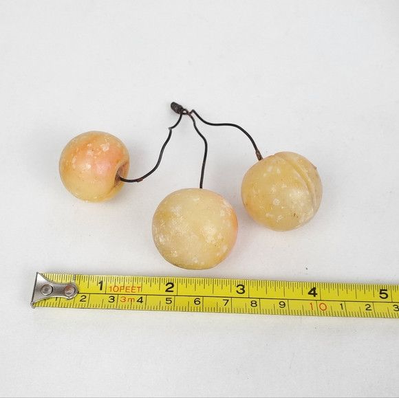MCM Alabaster hand carved decorative fruit set - Picture 9 of 9
